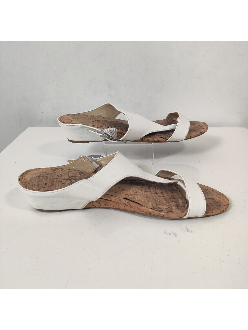 Adrienne Vittadini White Asymmetrical Toe Loop Low Wedge Slide Sandals 11M